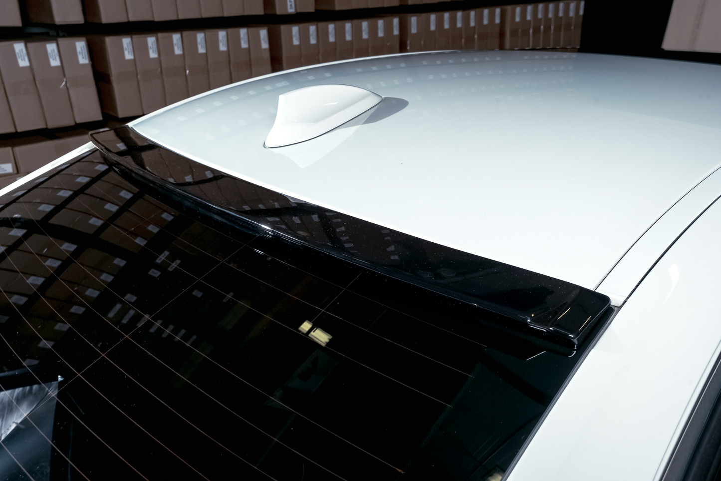 BMW F30, Rear window spoiler glossy black