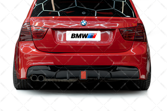 BMW E90 E91 05-11 M-Performance takapuskurin diffuusori jarruvalolla kiiltävän musta