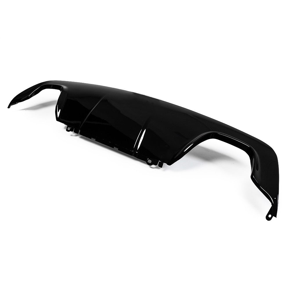 BMW E60 / E61, Takapuskurin diffuusori kiiltävän musta