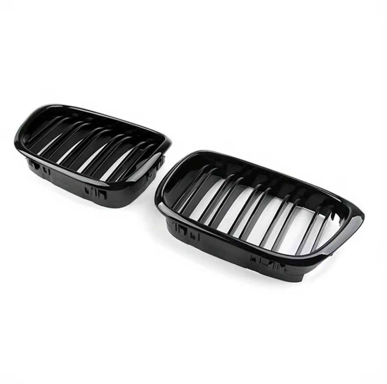 BMW E39 95-03 kiiltävän mustat tuplaripa M5-look munuaiset