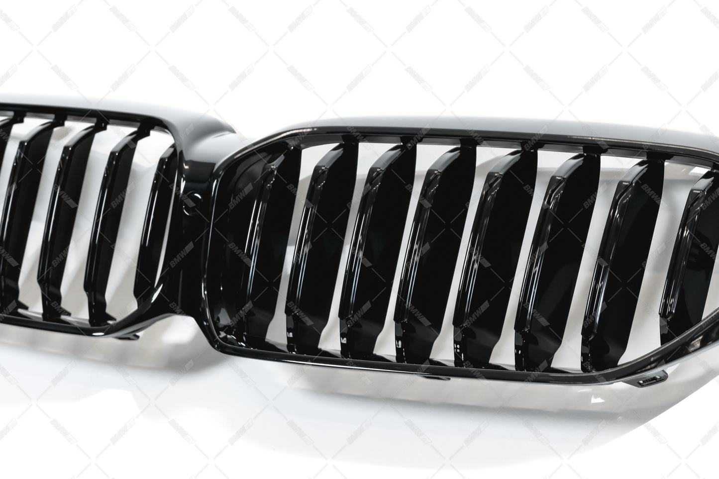 BMW G30 G31 LCI, Single kiiltävän mustat munuaiset