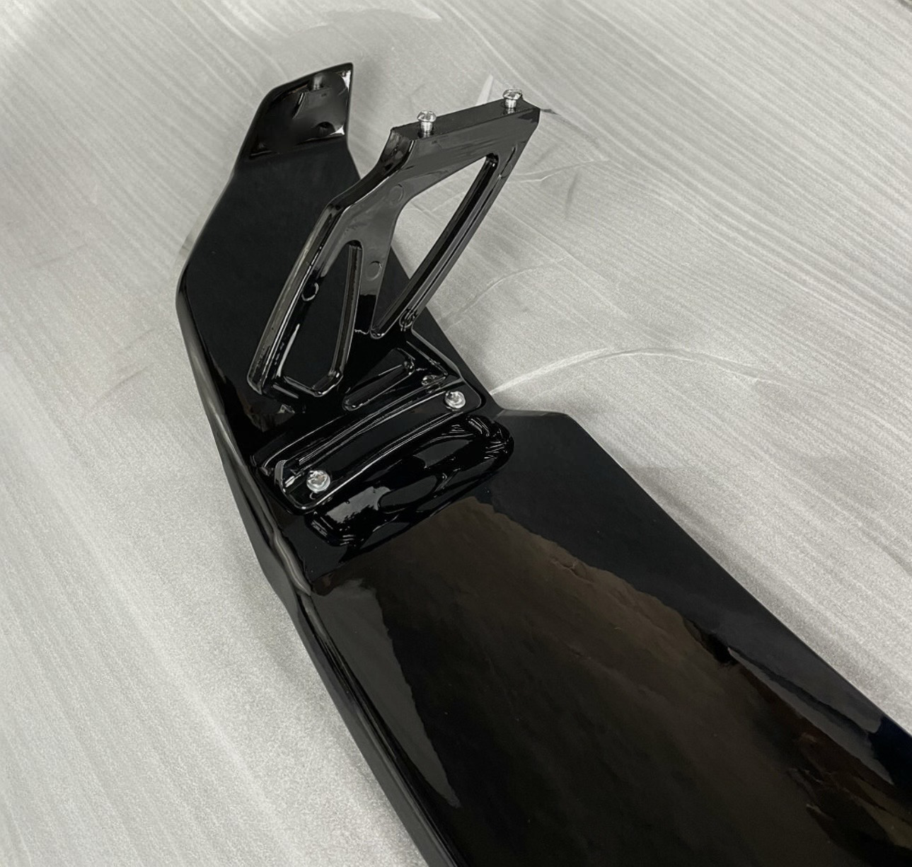 BMW Vorsteiner look Spoileri kiiltävän musta