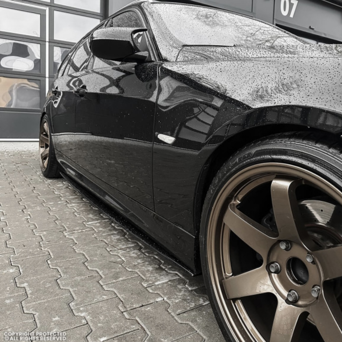 BMW E90 E91, M-Performance helmojen lisäosat kiiltävän musta