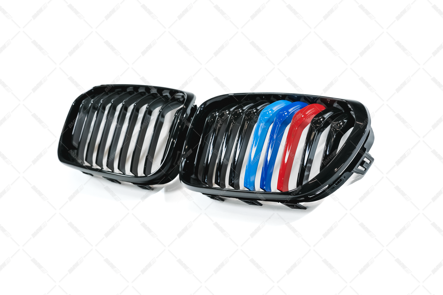 BMW E81 E82 E87 E88 LCI , Kiiltävän mustat / M-color munuaiset