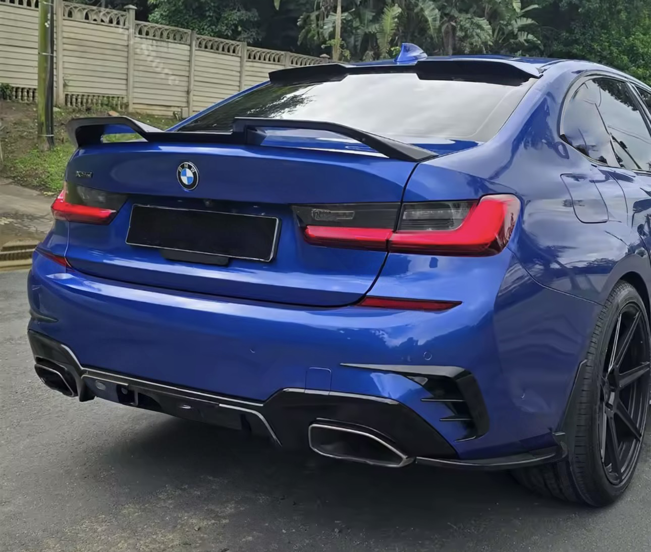 BMW G20 VS style Kiiltävän musta
takaspoileri