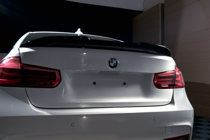 BMW F30, PSM-Look kiiltävän musta takaspoileri