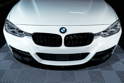 BMW F30 F31 M-performance etupuskurin lippa kiiltävän musta