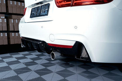 BMW F32 F33 F36 M-Performance kiiltävän musta takapuskurin diffusori yhdelle putkenpäälle vasemmalla ja oikealla