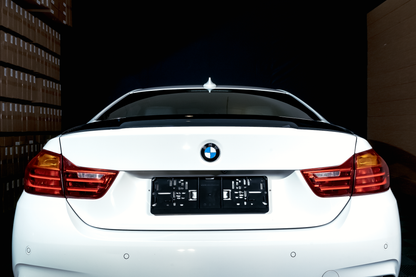 BMW F32, M-Performance look takaspoileri kiiltävän mustana