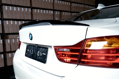 BMW F32, M-Performance look takaspoileri kiiltävän mustana