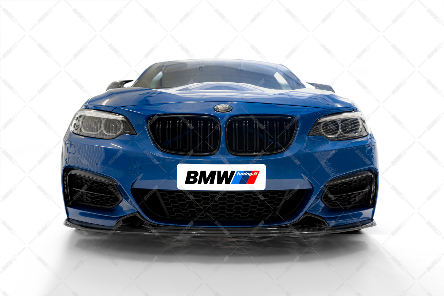 BMW F22 F23, kiiltävän mustat M-Look munuaiset