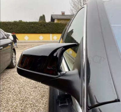 BMW E60 E61 F10 F11 LCI kiiltävän mustat M-look peilinkuoret
