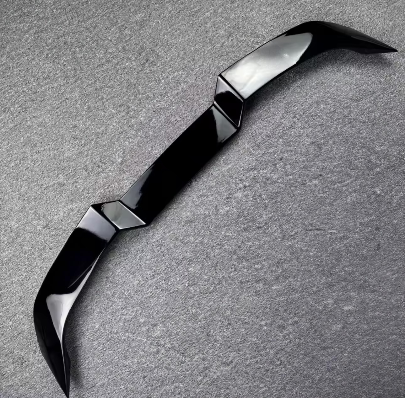 BMW G20 VS style Kiiltävän musta
takaspoileri