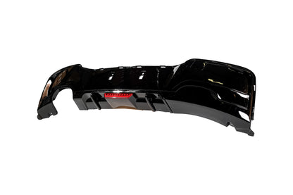 BMW F20 F21 M-performance takapuskurin diffuusori Jarruvalolla kiiltävän musta