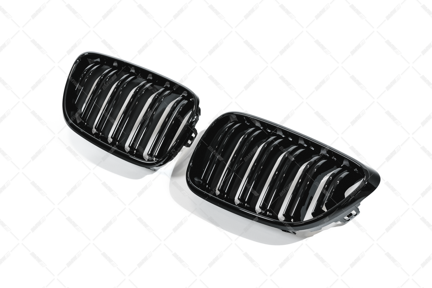 BMW F22 F23, kiiltävän mustat M-Look munuaiset