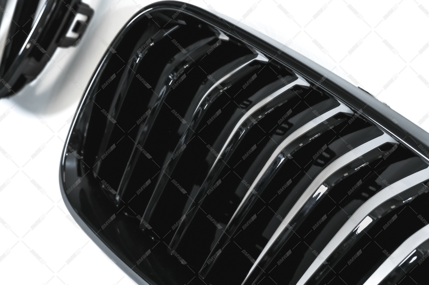 BMW F22 F23, Single grill kiiltävän mustat munuaiset