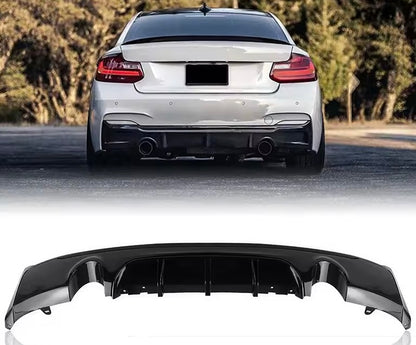 BMW F22 F23, M Performance look takapuskuriin diffuusori kiiltävän musta