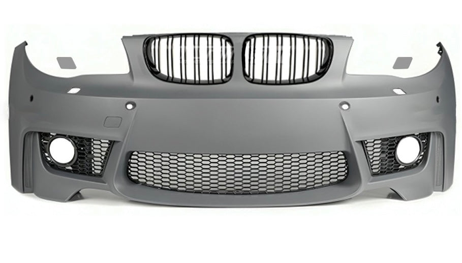 BMW E81 E82 E87 E88 1M-look etupuskuri. PDC / SRA sisältää munuaiset.