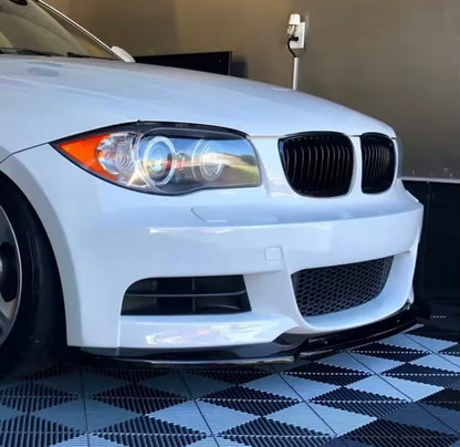 BMW E82 E88, Etupuskurin lippa kiiltävän musta M-sport