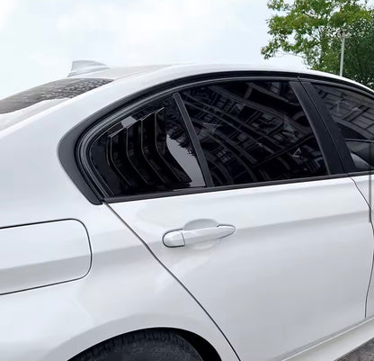 Bmw F30 Sivulasisuojat kiiltävän
mustat