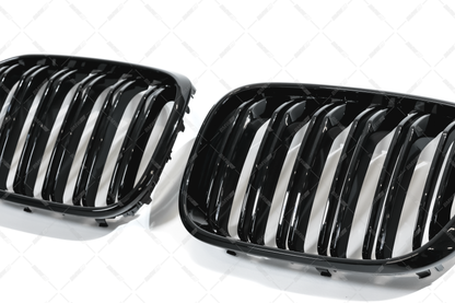 BMW G01 X3 , G02 X4, M-look kiiltävän mustat munuaiset