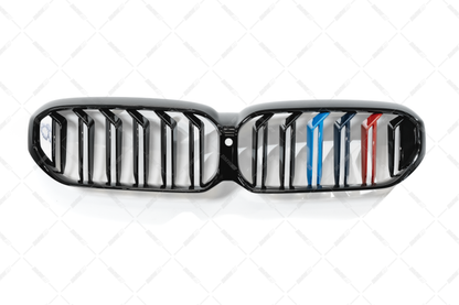 BMW G30 G31 LCI, M-look kiiltävän mustat M-color munuaiset