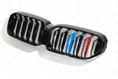 BMW G30 G31 LCI, M-look kiiltävän mustat M-color munuaiset