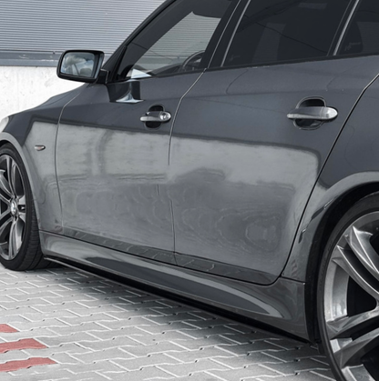 BMW E60/E61, helmojen lisäosat kiiltävän mustat