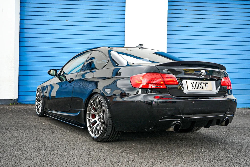 BMW E92 M-Performance look kiiltävän musta takaspoileri