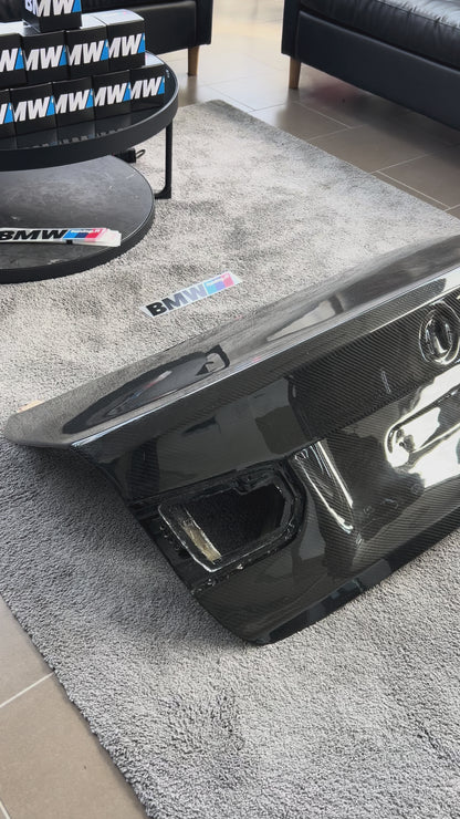 BMW F30 Aito Hiilikuitu Takaluukku
